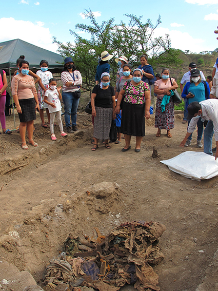Finalizó el trabajo arqueológico vinculado a la masacre de El Mozote, en El Salvador.